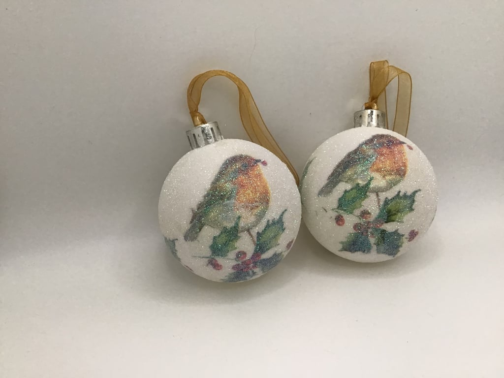Glittered Robin Decoupaged Tree Baubles. Set of 2