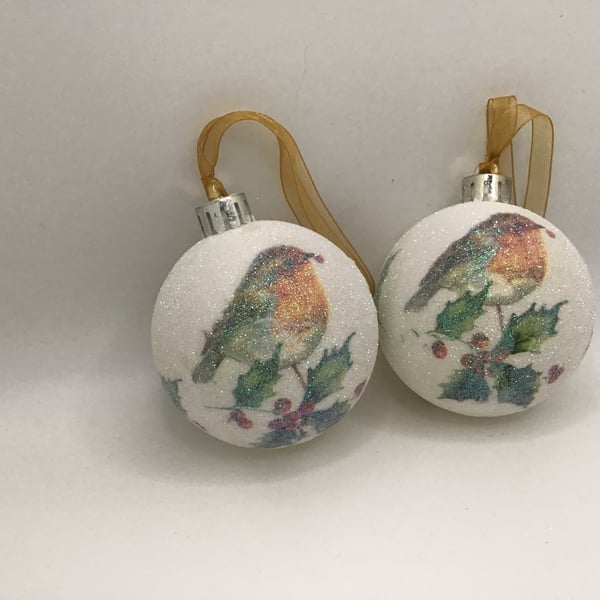 Glittered Robin Decoupaged Tree Baubles. Set of 2