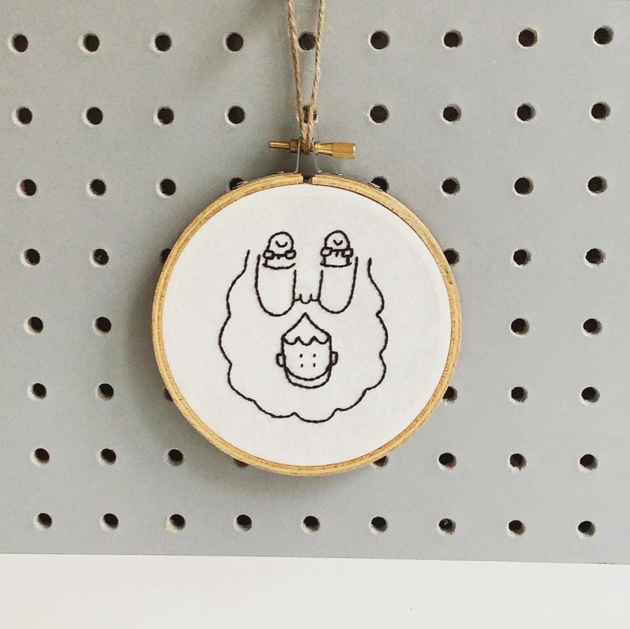 Skateboarder embroidery hoop, skateboard art, boarding textile art