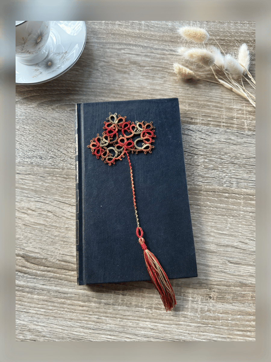 Tatted lace maple leaf bookmark