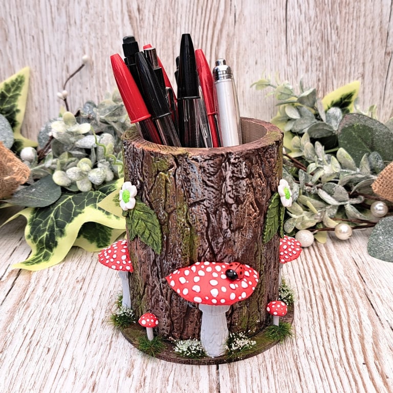 Woodland Mushroom Pen Holder - Pencil Pot for Cottagecore Lovers 