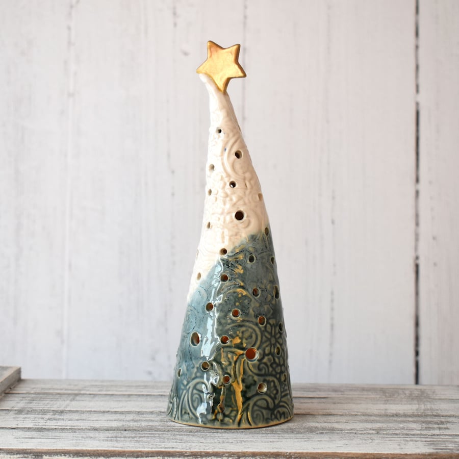 19-388 Ceramic Christmas Tree Tea Light Holder