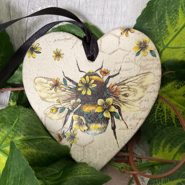 Hanging Ceramic Heart. Bee