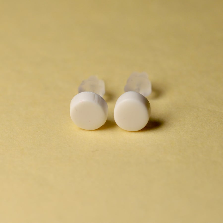 Small Simple White Earrings 