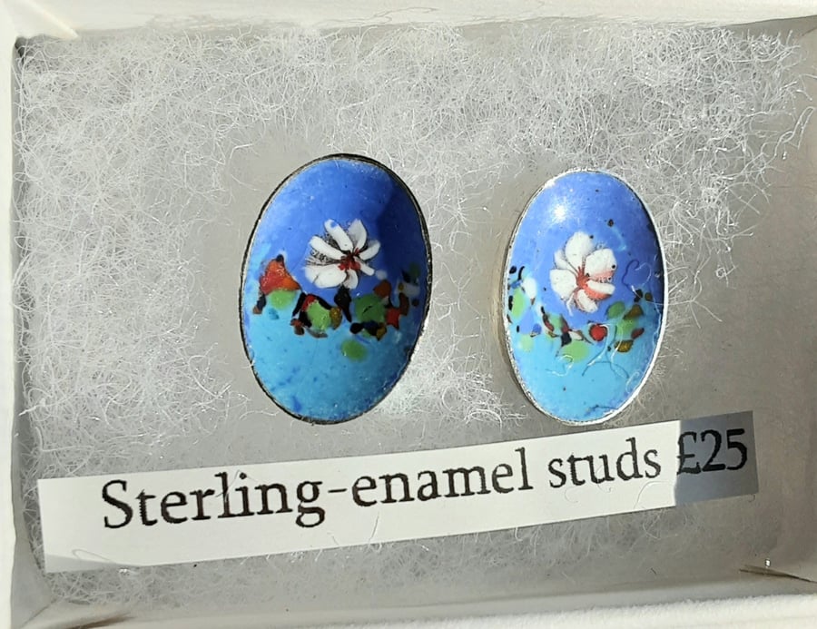 BEAUTIFUL ENAMELLED STUD EARRINGS IN STERLING SILVER BEZEL