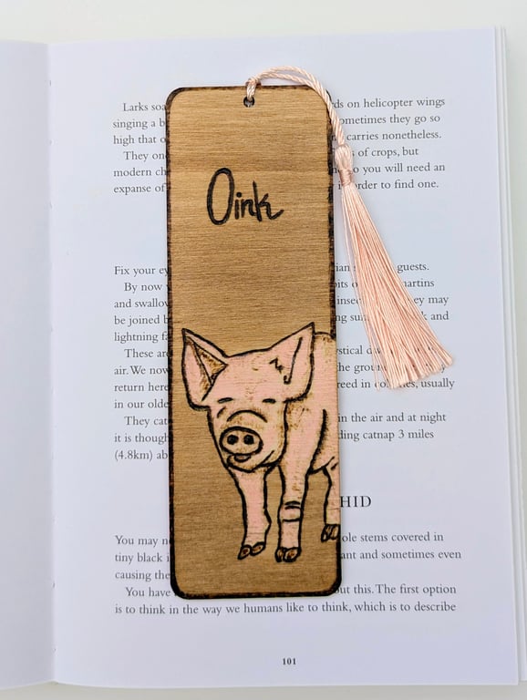 Pig wooden bookmark,  pyrography,   gift for a pig or nature lover  