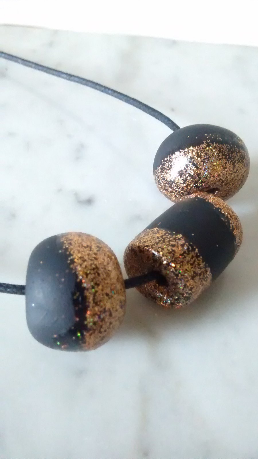 BLACK AND GOLD GLITTER POLYMER CLAY NECKLACE  - FREE UK POSTAGE
