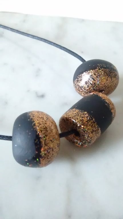 BLACK AND GOLD GLITTER POLYMER CLAY NECKLACE  - FREE UK POSTAGE