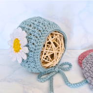 Newborn Daisy Crochet Baby Bonnet – Duck Egg 
