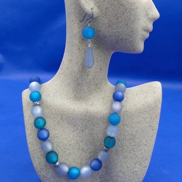 Necklace of Polaris matt beads in tones of blue and green