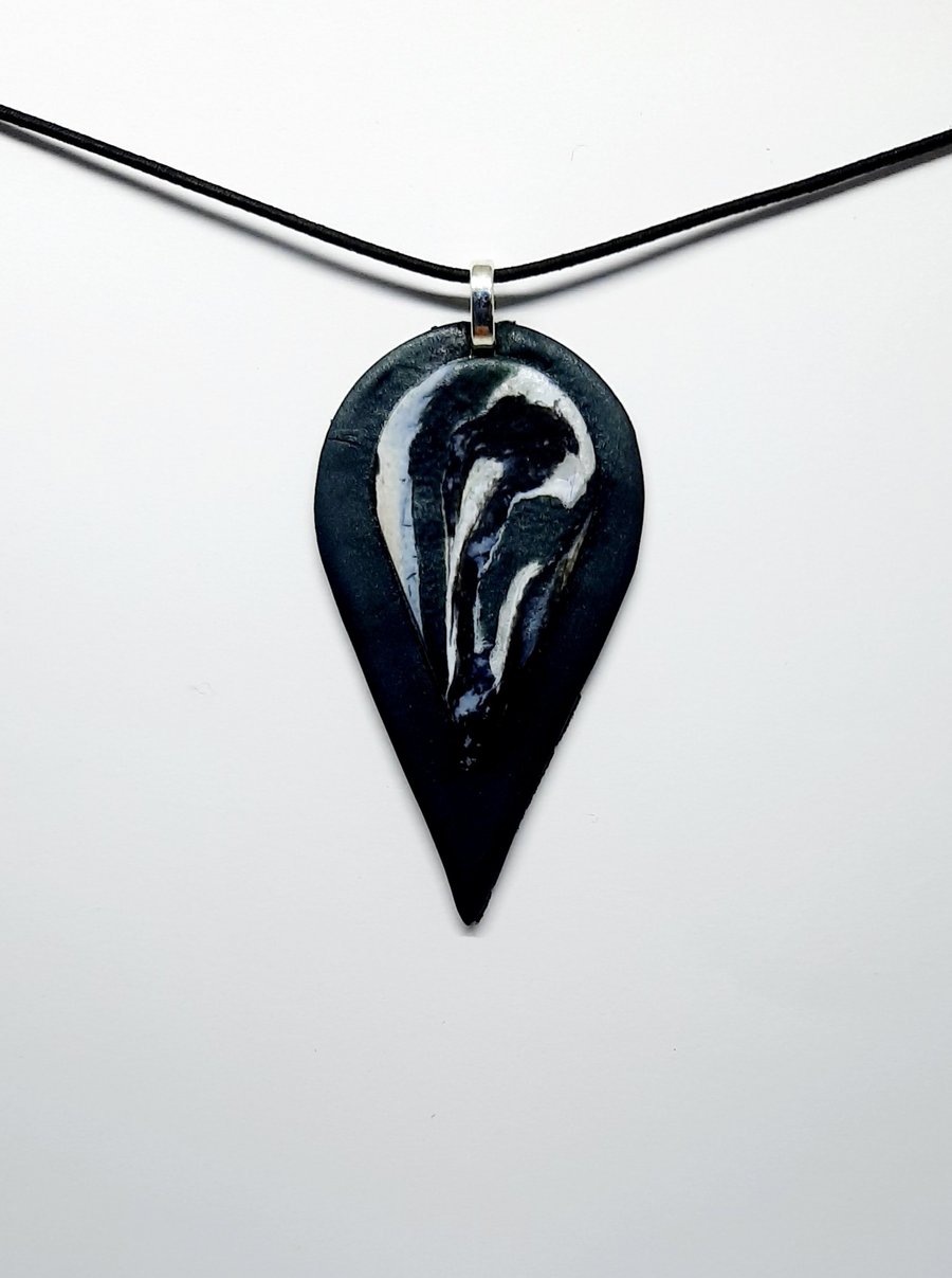 Teardrop pendant 