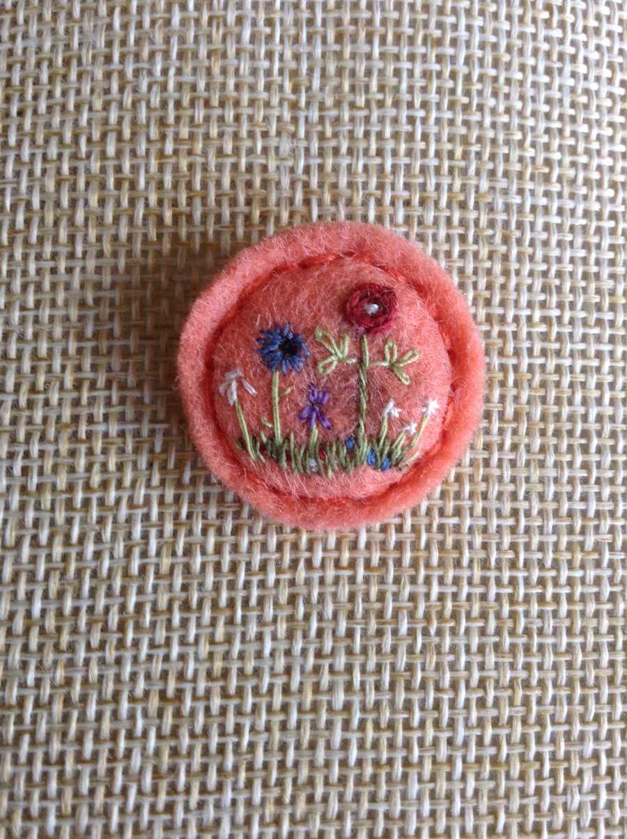 1inch 925 silver and felt pin badge