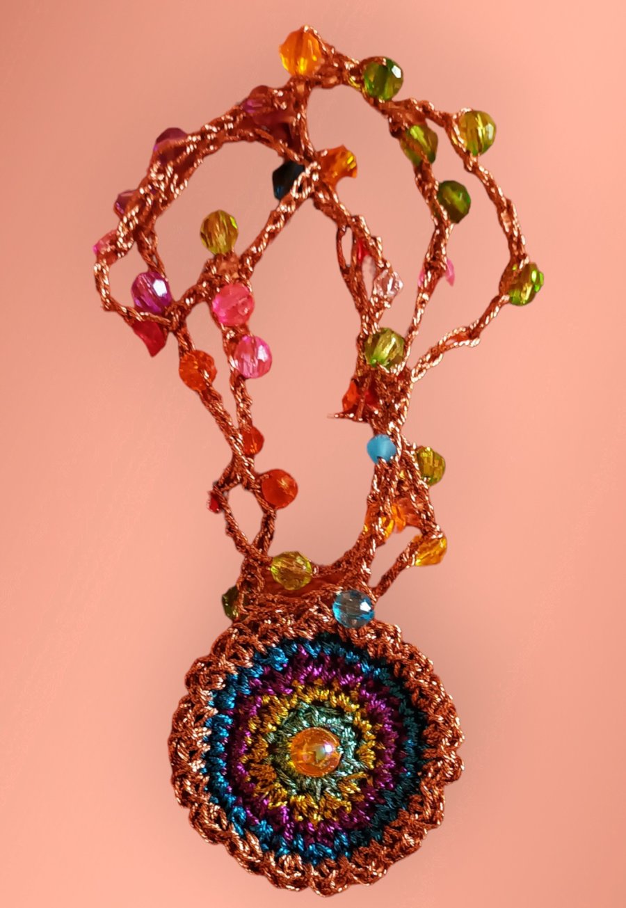 Beaded crochet pendant necklace