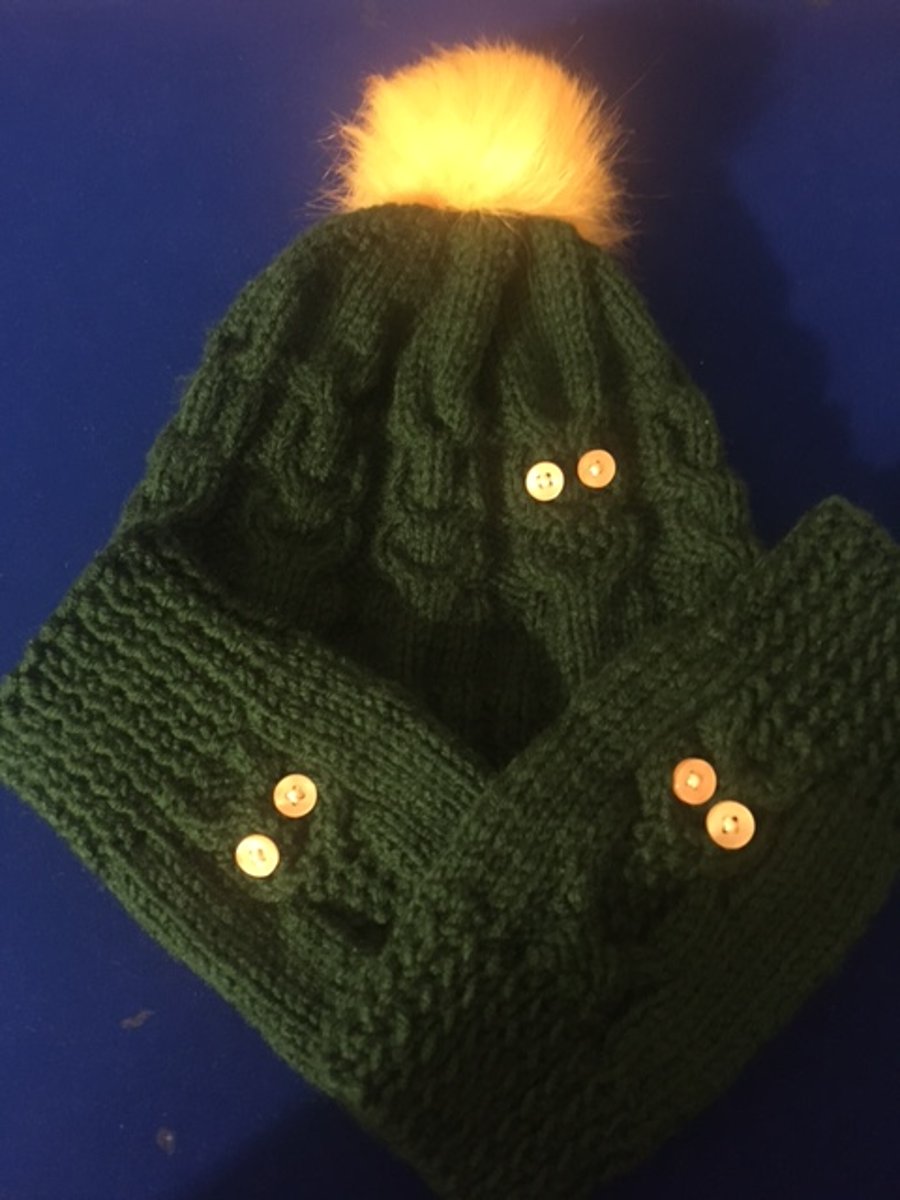 Owl Hat & Wristwarmers - Forest Green