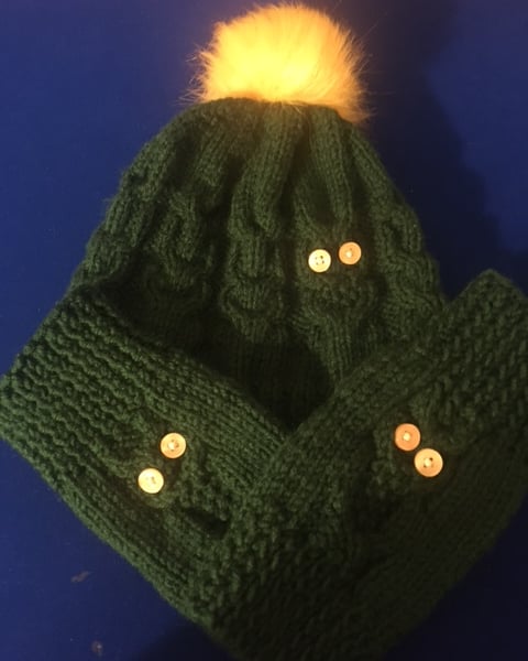 Owl Hat & Wristwarmers - Forest Green