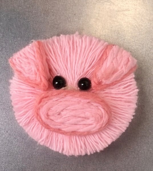 Handmade Pig Magnets – Cute Yarn Animal Fridge Magnets – Farmhouse Kitchen Gift