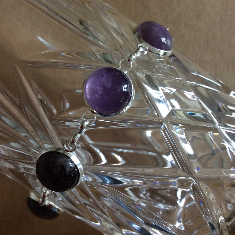 Amethyst cabochon bracelet (0438)
