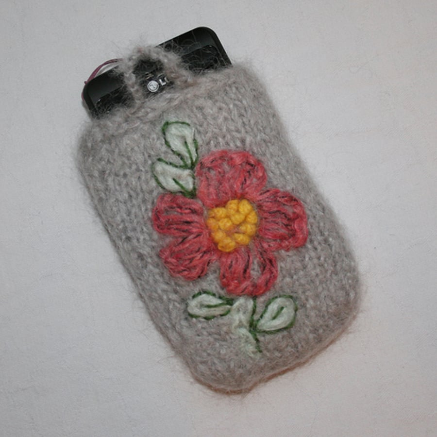 SALE Wild Rose - Gadget Cosy