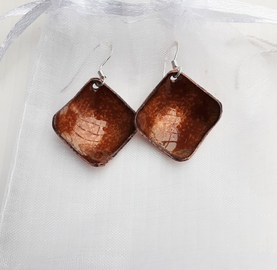 SMALL DOMED ENAMELLED EARRINGS - COPPER 