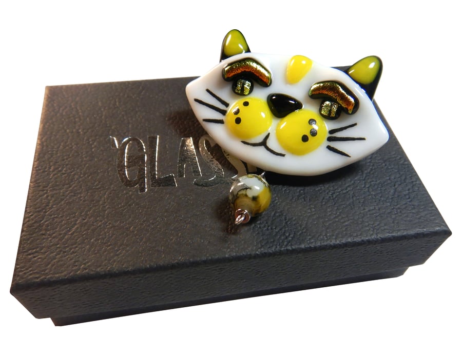 Handmade Fused Glass Cat Brooch.