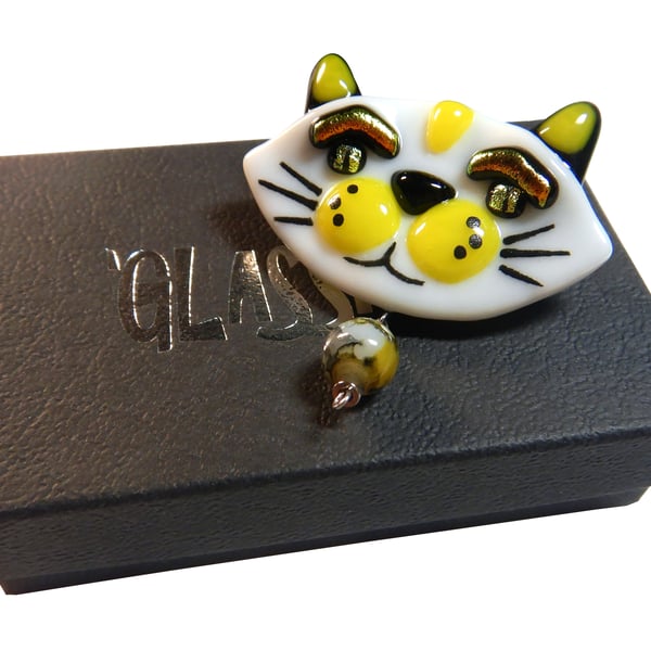 Handmade Fused Glass Cat Brooch.