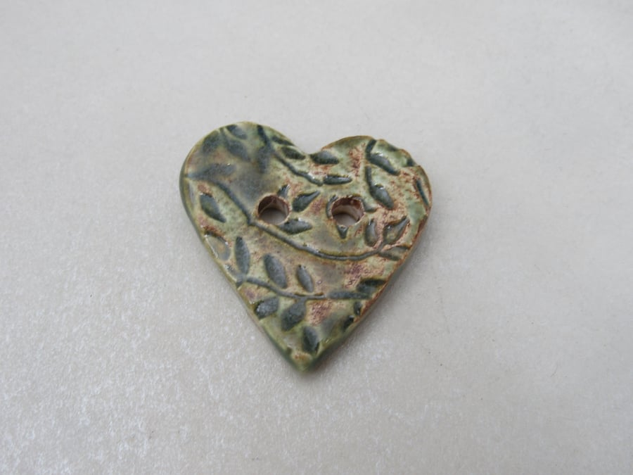Medium Forest Green Leaf Sprig Texture Heart Shaped Ceramic Button