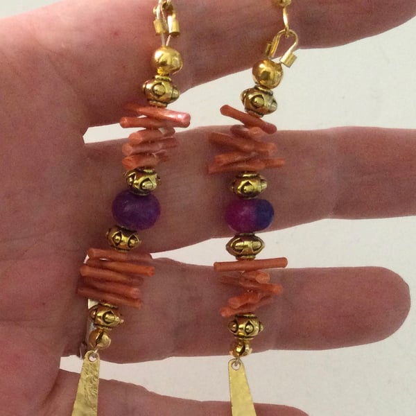 Coral, gold and purple sugulite dangly earrings