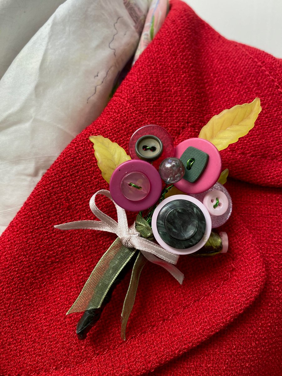 Vintage Buttons Flower Posy Brooch Corsage