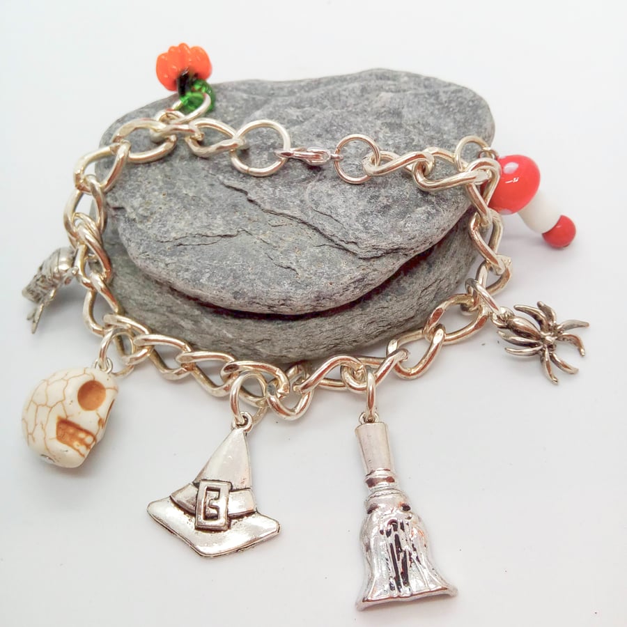 Witches Halloween Charm Bracelet with 7 Charms, Novelty Halloween Bracelet