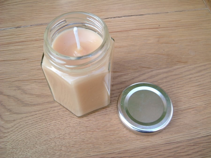 Soya Aromatherapy Lemongrass and Cinnamon Candle In A Jar