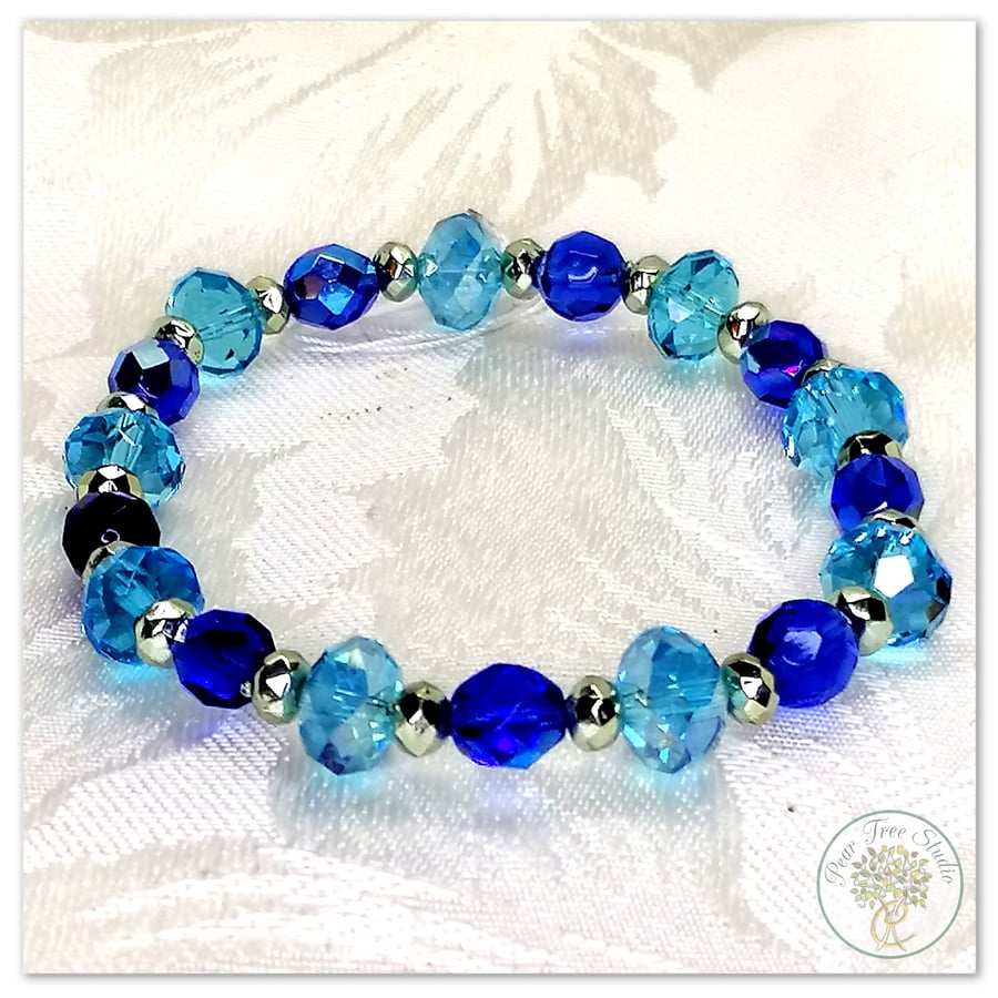 Bracelet with dark blue and light blue crystal beads