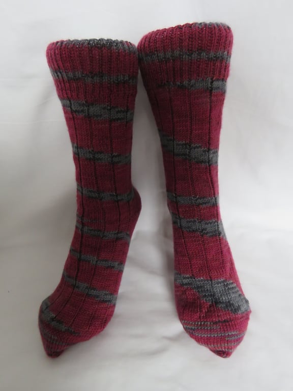 Hand-cranked Knitted Ribbed Wool Socks Size 6 to 7