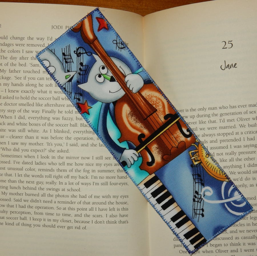 Bookmark cat playing double bass