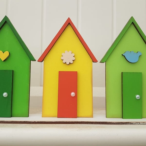 beach huts windowsill ornament 