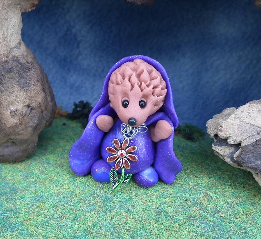 High'n'Over Hedgehog 'Hanni' OOAK Sculpt by Ann Galvin Gnome Village
