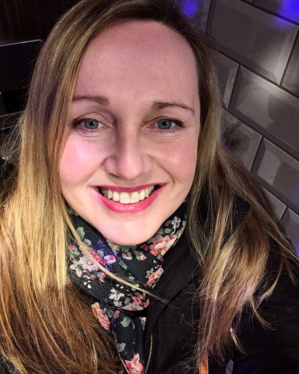 One Finger One Thumb 