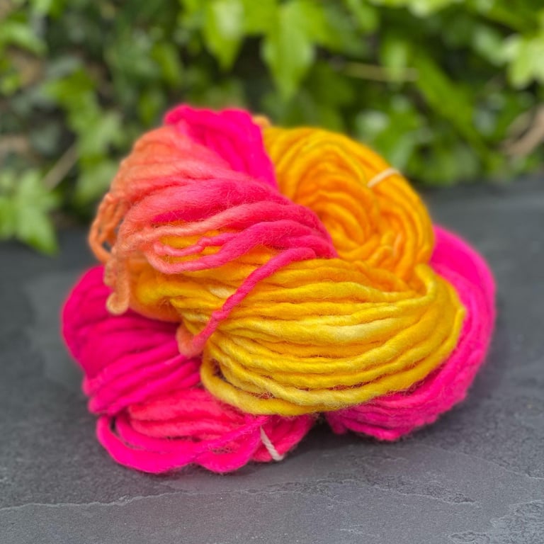 Handspun Corriedale Yarn Single Ply Thick and Thin Bulky Yarn Hand Dyed