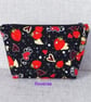 Make up bag, zipped pouch, strawberries & hearts - Image 10