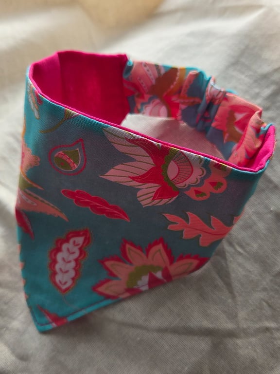 Elasticated slip-on Dog Bandana - Size S-M