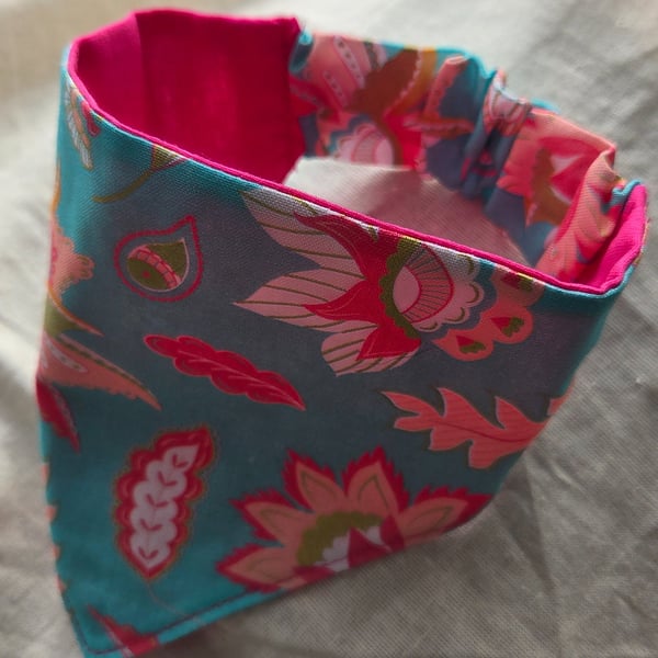 Elasticated slip-on Dog Bandana - Size S-M