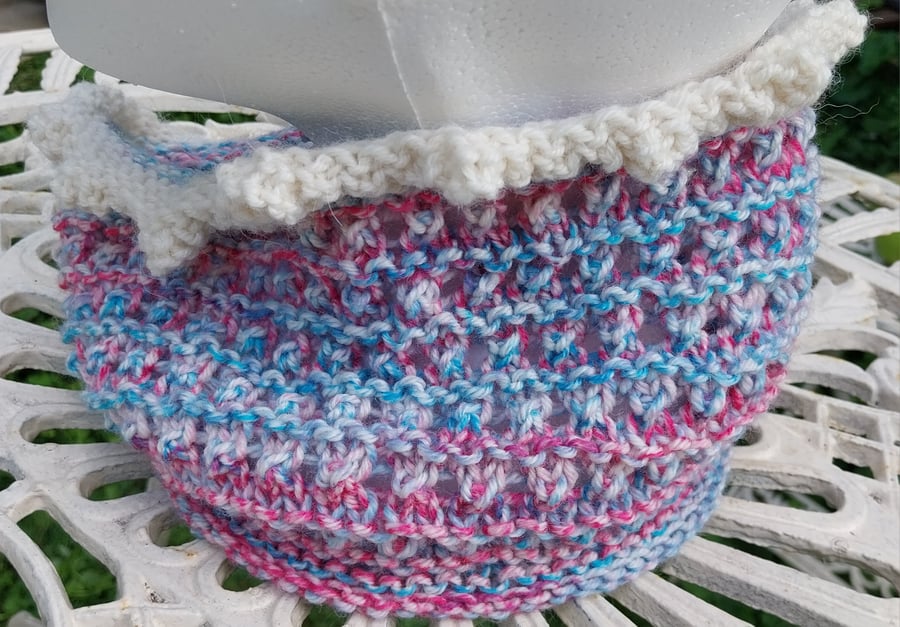 HANDKNIT Eyelet circular cowl with curly edge pink and blue