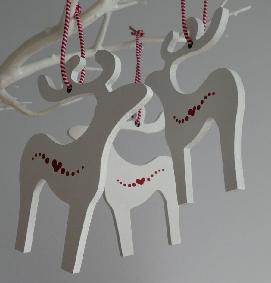 Set of 3 hanging reindeer decorations - white