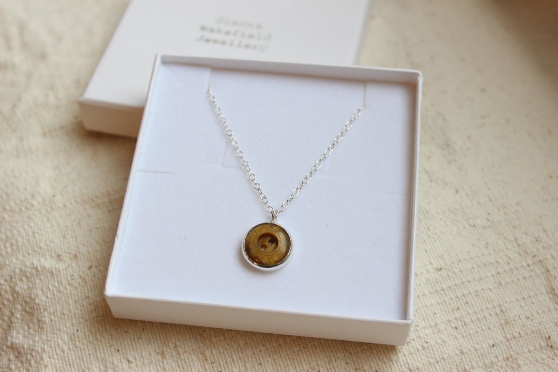 Chocolate brown button necklace