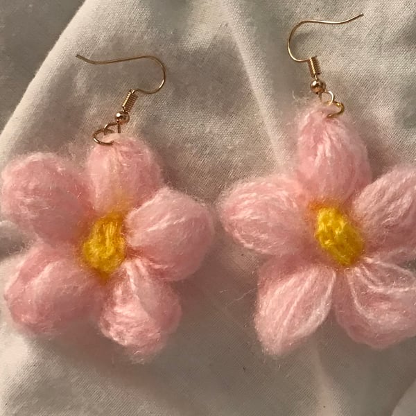 Pink daisy earrings