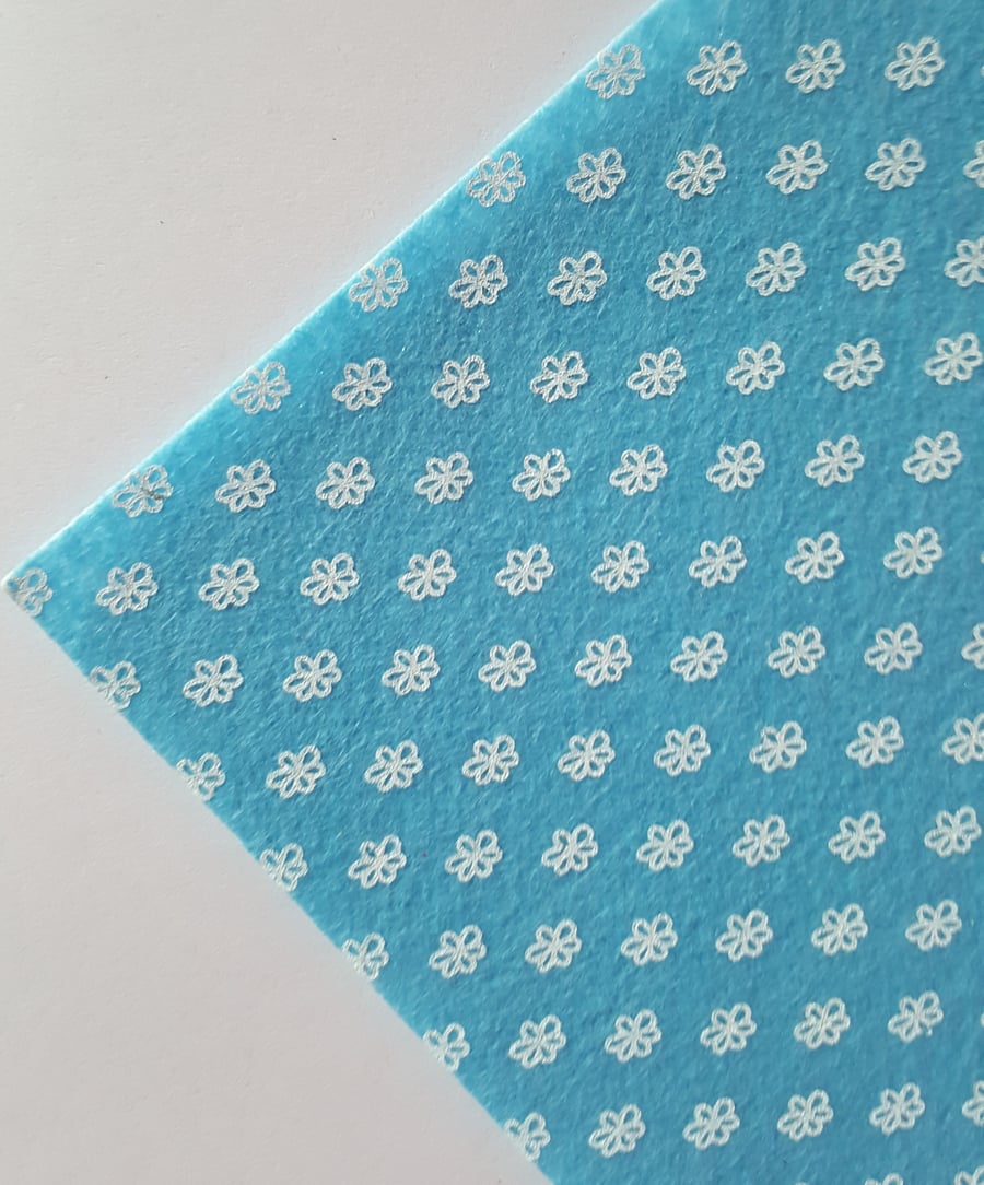 1 x Printed Felt Square - 12" x 12" - Flowers - Bright Blue 