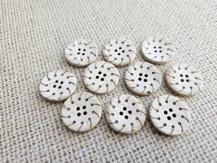 7 8" 22.4mm 36 Ligne Designer Real Coconut Buttons Bleached and Laser cut design