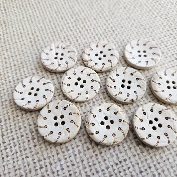 7 8" 22.4mm 36 Ligne Designer Real Coconut Buttons Bleached and Laser cut design