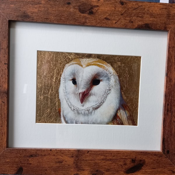 Sweet oil painting of a barn owl on gold leaf