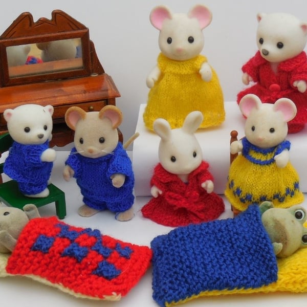 A5 Bedtime dolls knitting pattern for Sylvanian Families and Calico Critters