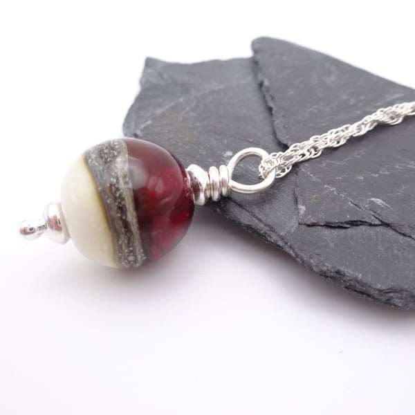 red and ivory glass pendant necklace